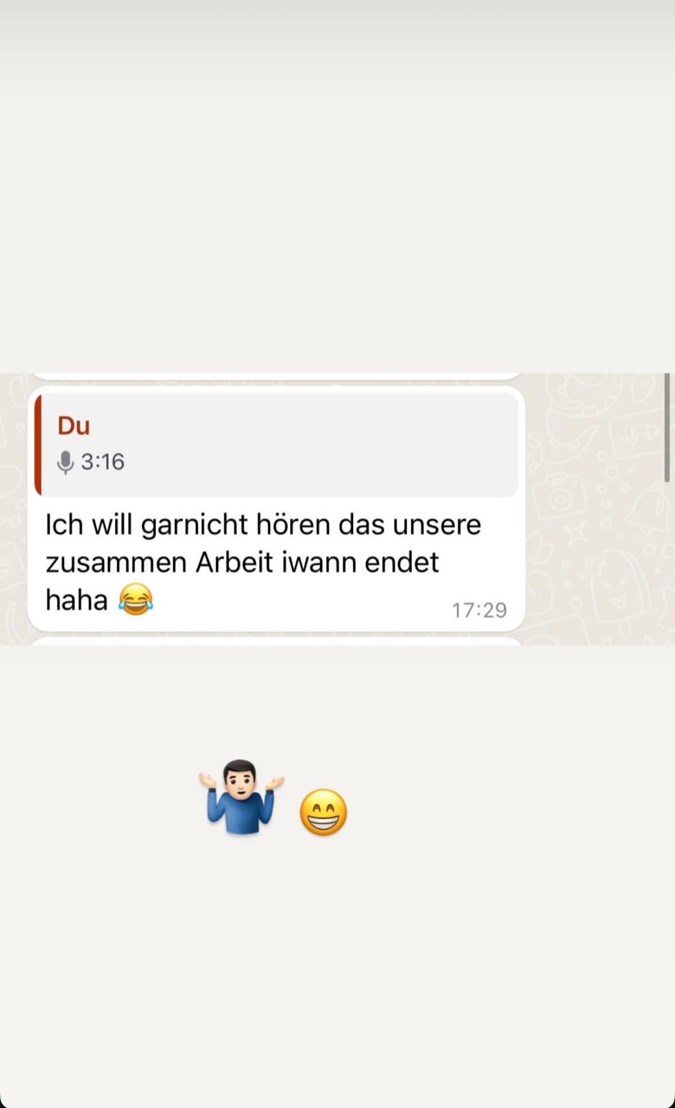 WhatsApp-Nachricht: Klient möchte die Zusammenarbeit nicht enden lassen.